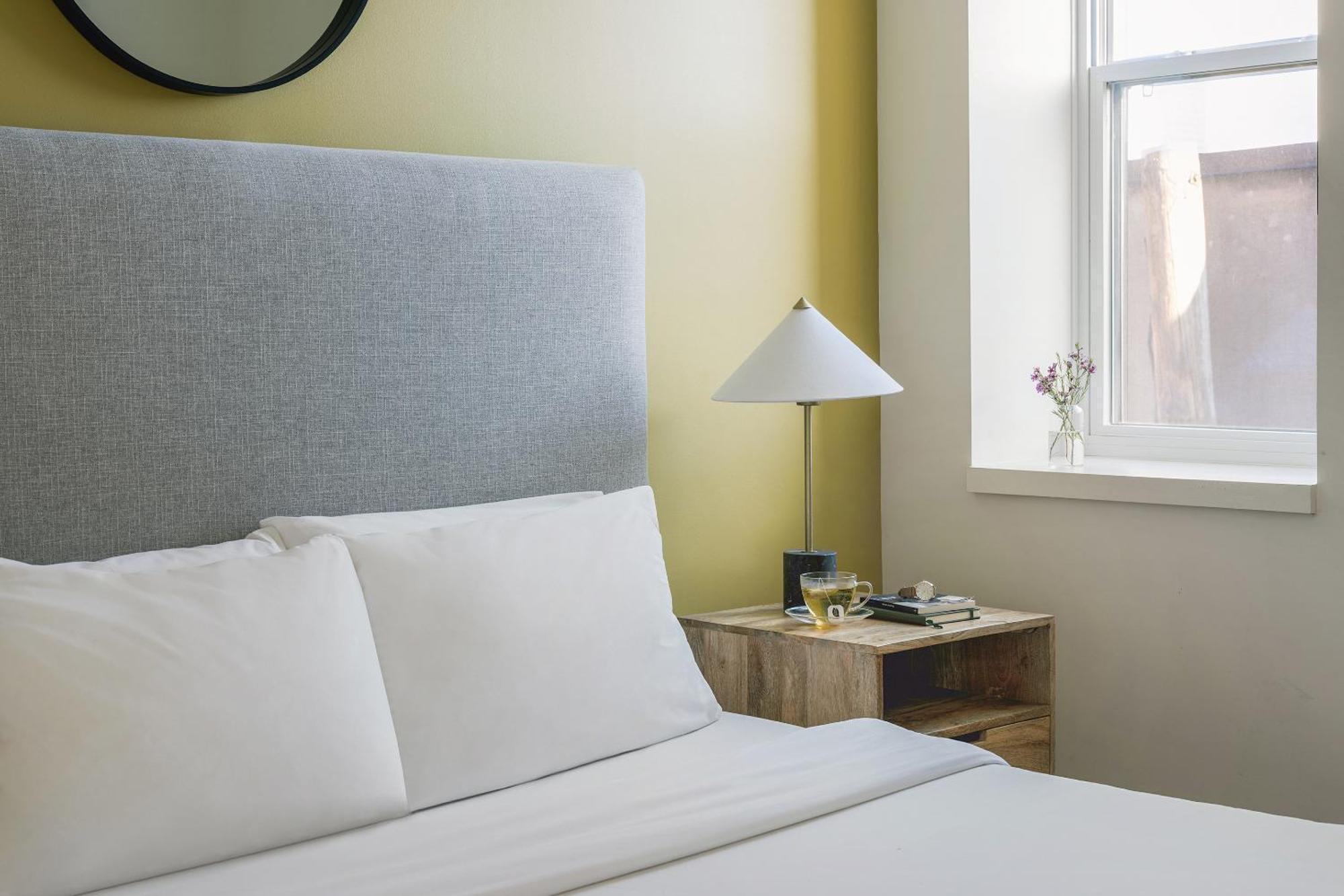 Sonder Le Guerin Aparthotel Montréal Szoba fotó